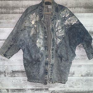 Preshrunk jeans jacket probably old flowers on the front side tag cut off